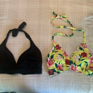 Pair of bikini tops. Size Large